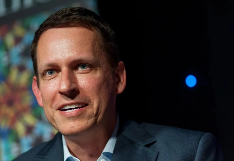 You are currently viewing What Is Peter Thiel’s Net Worth? A Deep Dive Into His Tech Empire