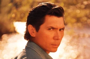 This is what Lou Diamond Phillips looked like in the 1990s.