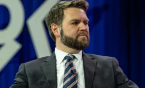 J.D Vance Left side pr dekh rhy hn