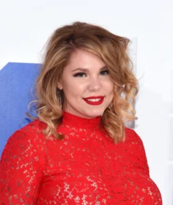 Read more about the article How Rich Is Kailyn Lowry? Inside Her Net Worth and Business Hustle