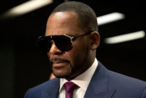 Read more about the article How Much Is R. Kelly Worth Now? A Look at His Net Worth Amid Controversy