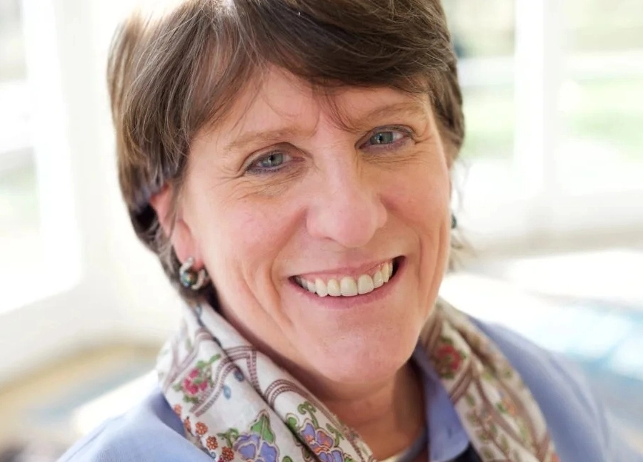 Read more about the article Amelia Bond Net Worth 2025 What Drives the Wealth of a Respected Executive?