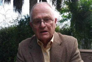 Read more about the article Where Is Gary Burghoff Now? His Net Worth & Life Beyond the Spotlight