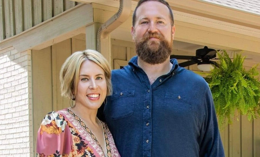You are currently viewing Ben and Erin Napier Net Worth Unveiling the Journey of a Sweet Couple
