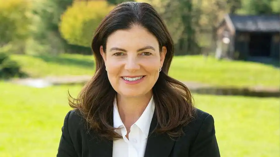 Read more about the article Kelly Ayotte Net Worth Revealed What a Life in Public Service Can Really Earn