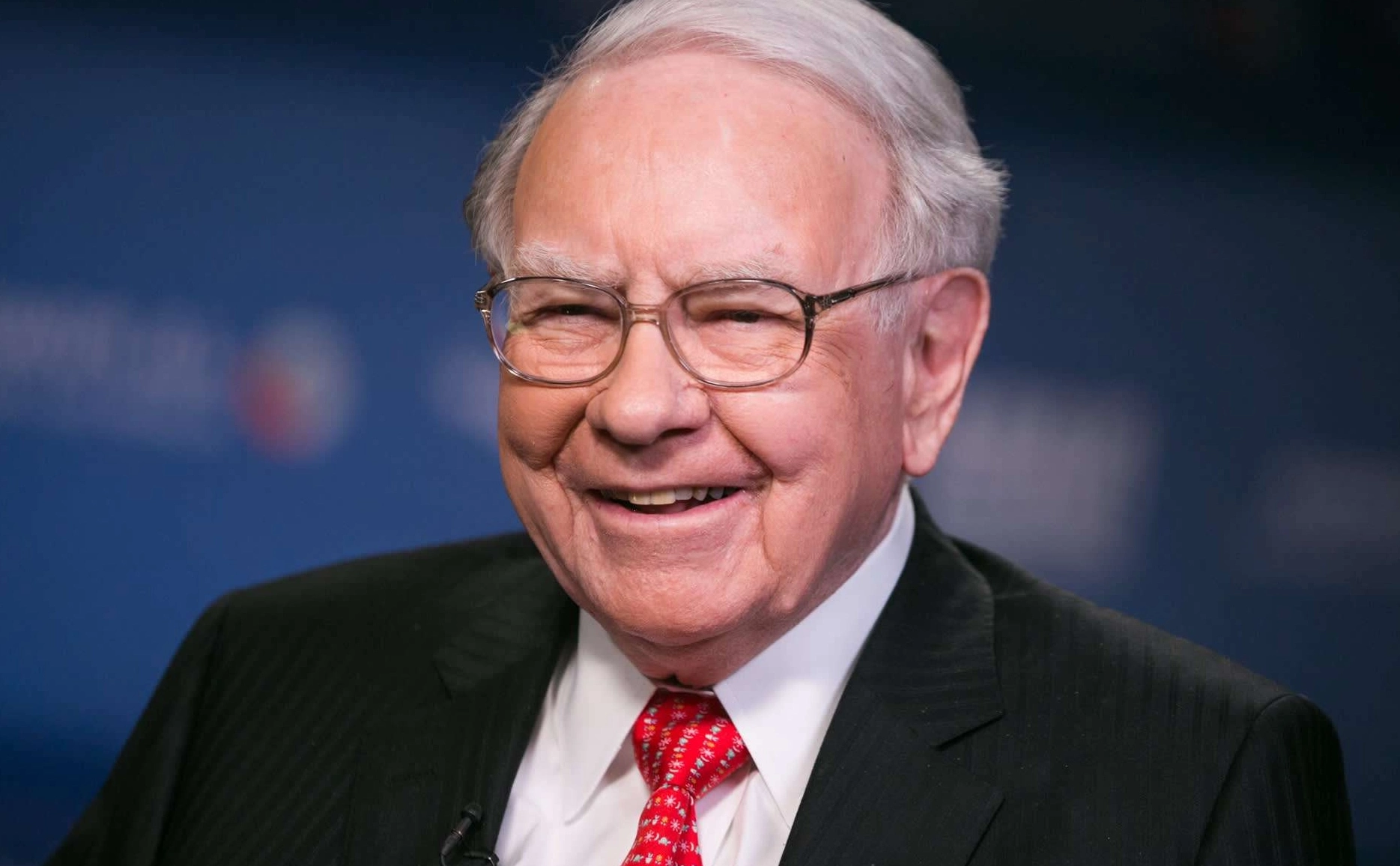 Read more about the article Warren Buffett Net Worth Will Blow Your Mind in 2025 You Wont Believe How He Earned It