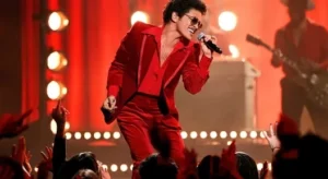 Bruno Mars is singing.