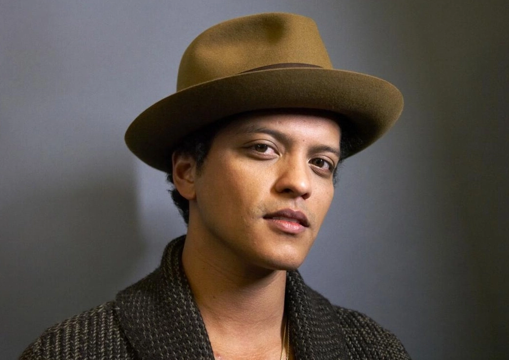 You are currently viewing Bruno Mars Net Worth Revealed How He Turned Silk Soul & Hits into a $XX Million Fortune