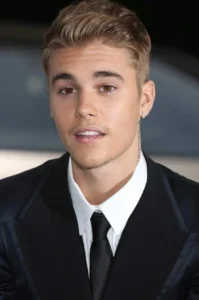 Read more about the article Justin Bieber’s 2025 Net Worth Revealed From Teen Star to Global Empire