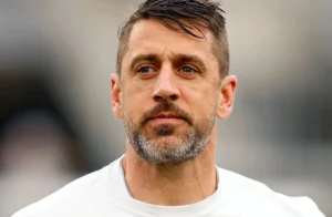 Read more about the article From Touchdowns to Fortune Aaron Rodgers Net Worth Revealed