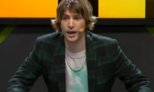 xQc has a mic on his face.