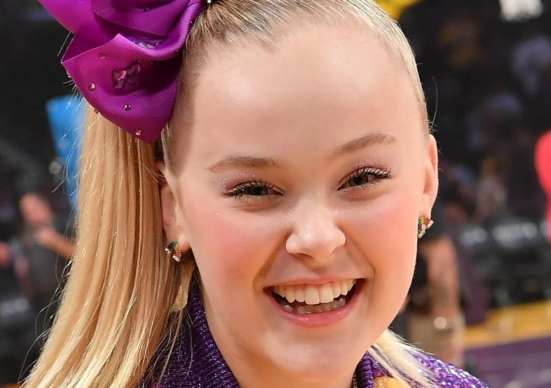 Read more about the article JoJo Siwa Net Worth 2025 The Colorful Journey to Her Fortune