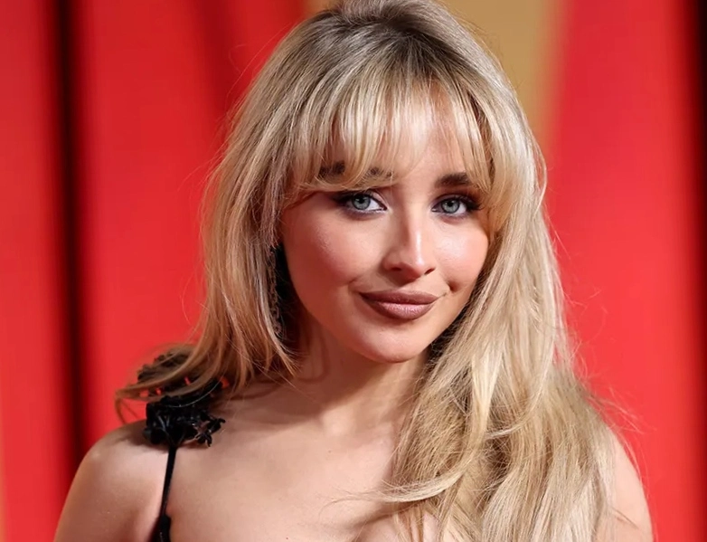 Read more about the article Sabrina Carpenter Shocking Net Worth in 2025 Will Leave You Speechless