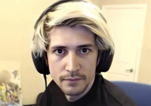 xQc hung up the phone and looked at him in surprise.